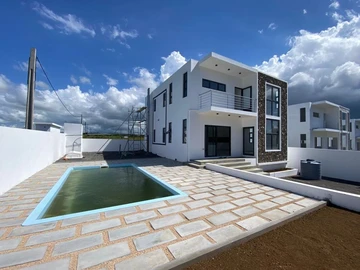 4 Bedroom Villa