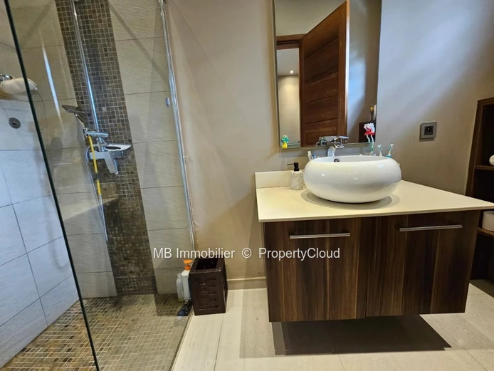 Villa RES for sale.
