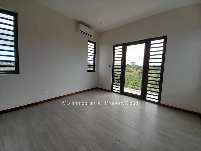 House for sale - Petit Raffray
