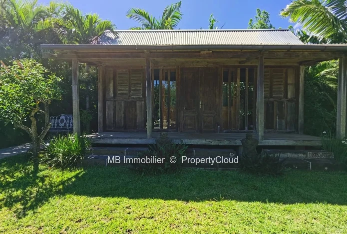 Spacious 4 bedroom villa for rent in Petit Raffray