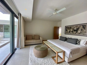 4 Bedroom Villa