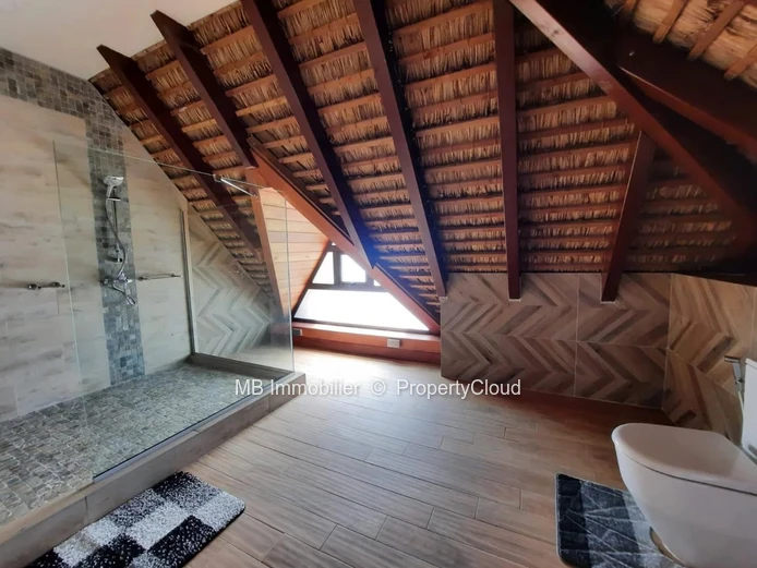 Villa RES en vente.