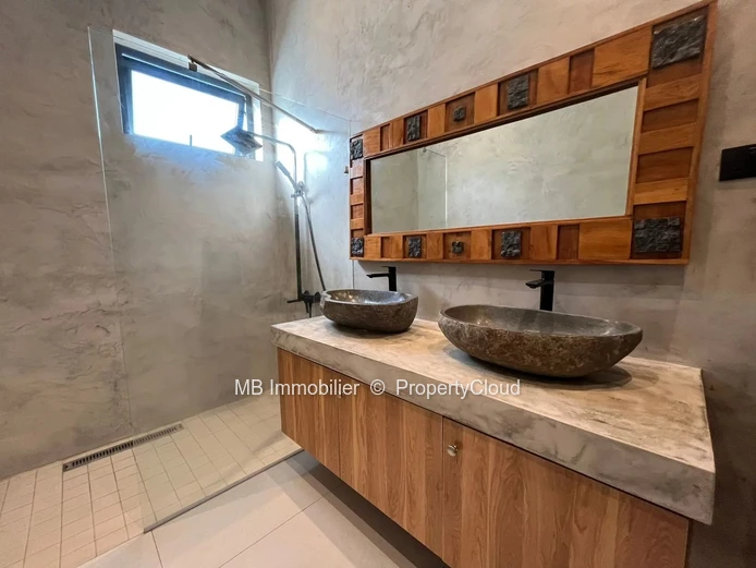 Villa for sale.