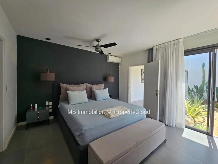 Detached villa for sale