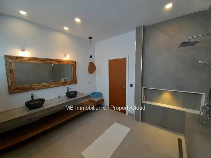 Villa for sale.