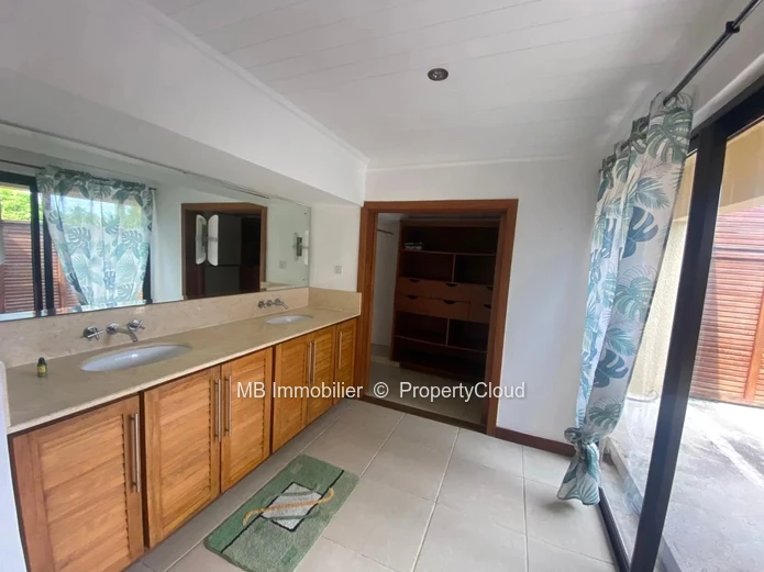 Villa for sale