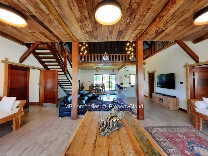 Villa RES en vente.