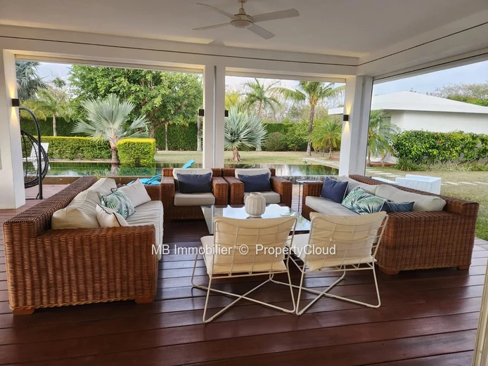 Villa for sale.