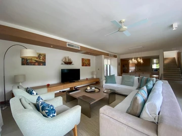 4 Bedroom Villa
