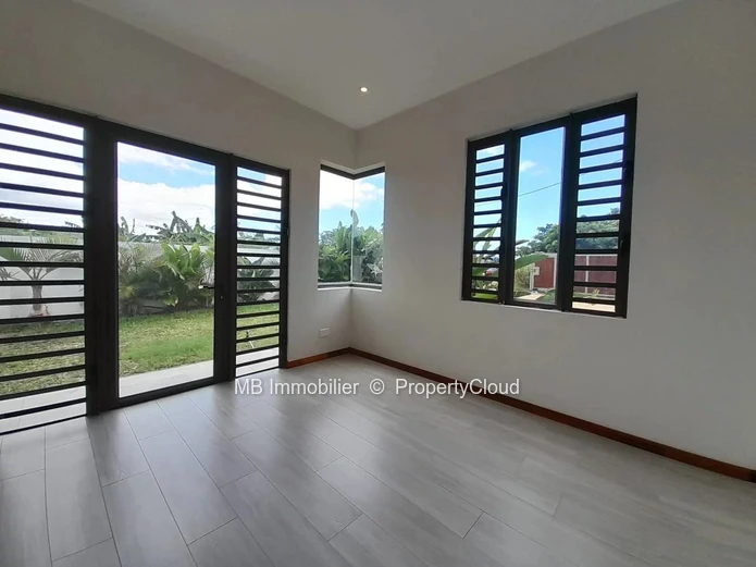 House for sale - Petit Raffray