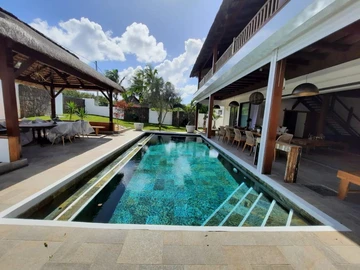 6 Bedroom Villa