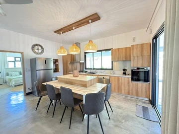 4 Bedroom Villa