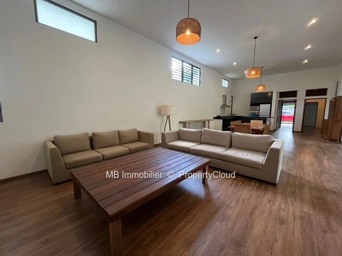 Spacious 4 bedroom villa for rent in Petit Raffray