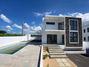 4 Bedroom Villa