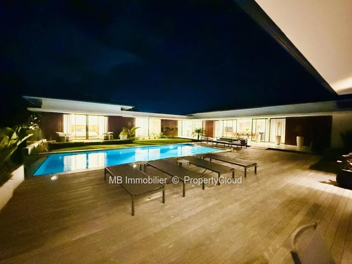Villa for sale.