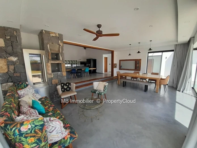 Villa for sale.