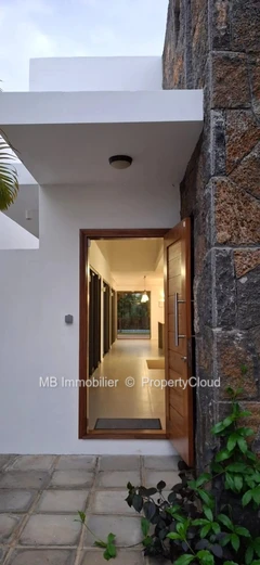 EXCLUSIVE villa for sale - Mont Choisy
