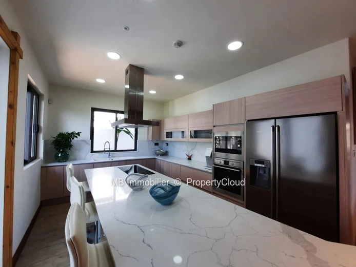 Villa RES en vente.