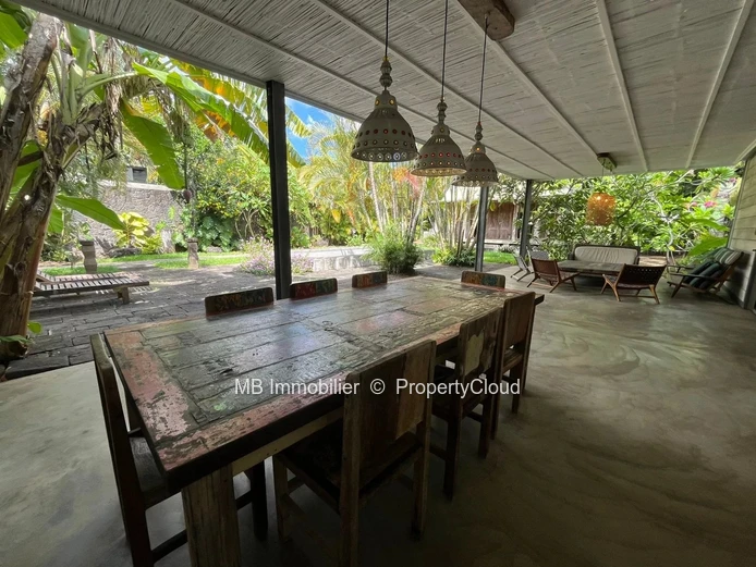 Spacious 4 bedroom villa for rent in Petit Raffray