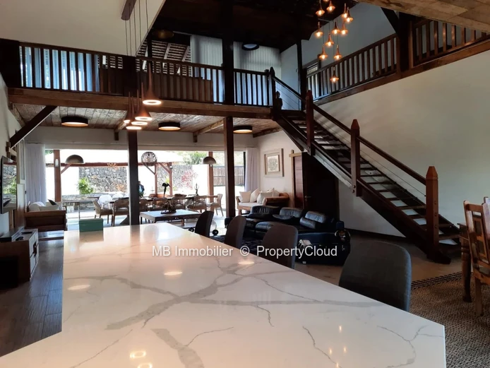 Villa RES en vente.