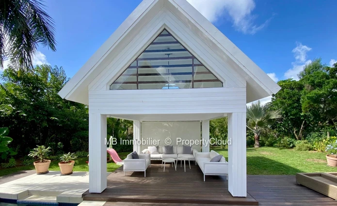 Villa for sale.