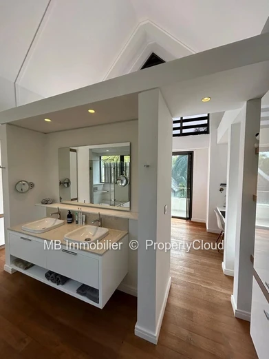 Villa for sale