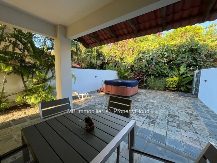 3-bedroom semi-detached villa for rent in pointe aux piments.