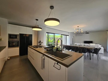 4 Bedroom Villa