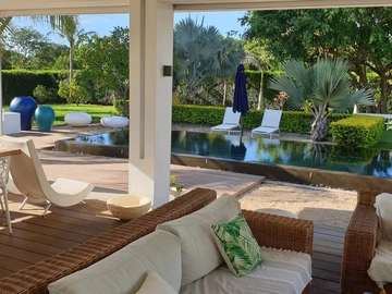 5 Bedroom Villa