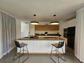 4 Bedroom Villa