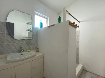 8 Bedroom House