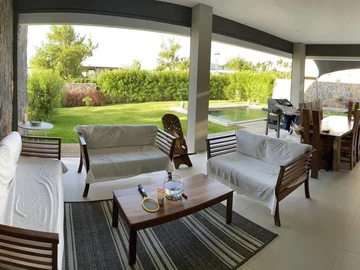 4 Bedroom Villa
