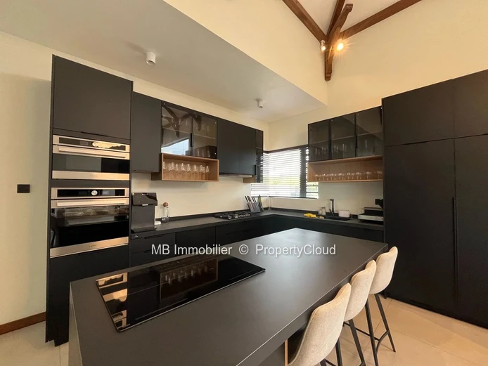 Villa for sale.