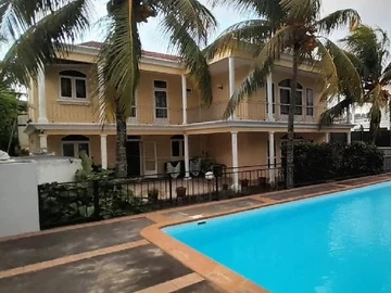 5 Bedroom Villa