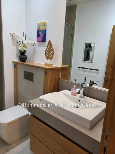 Appartement R+2 en vente.