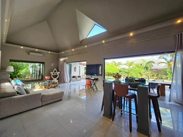 4 Bedroom Villa