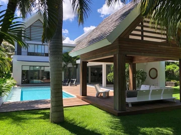 4 Bedroom Villa