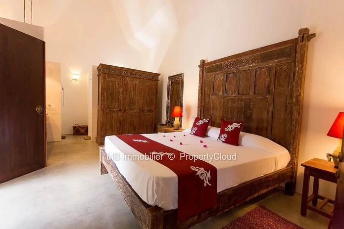 Villa for sale.