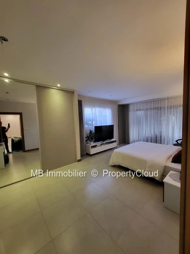 Appartement R+2 en vente.