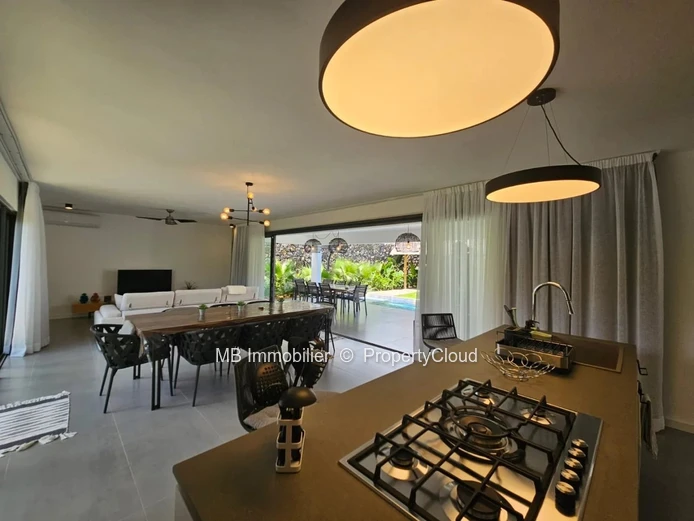 Detached villa for sale
