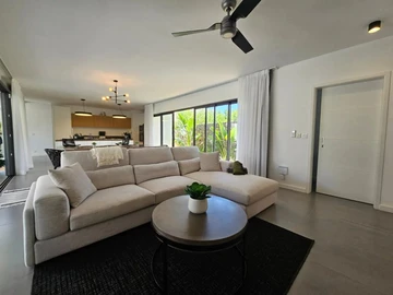 4 Bedroom Villa