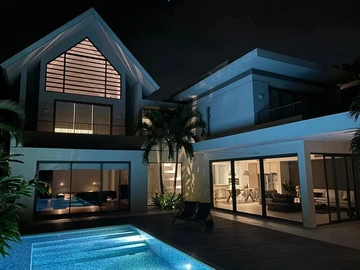 4 Bedroom Villa