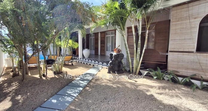 Villa for sale.