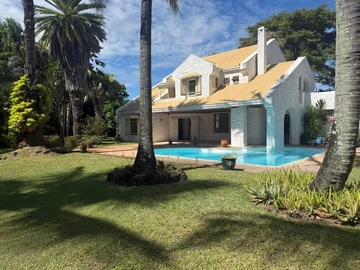 5 Bedroom Villa
