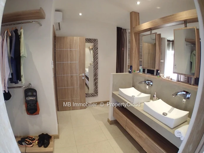 RES villa for sale