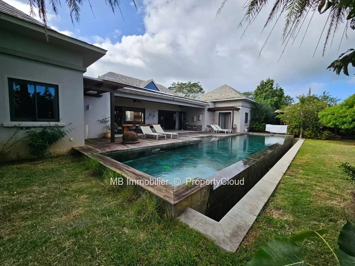 Villa RES for sale.