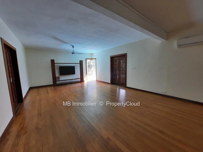 Villa for sale.