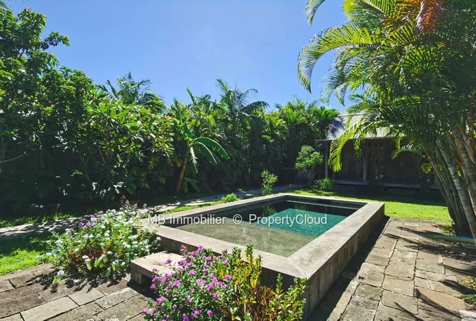 Spacious 4 bedroom villa for rent in Petit Raffray