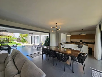 4 Bedroom Villa