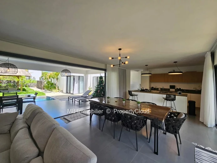 Detached villa for sale